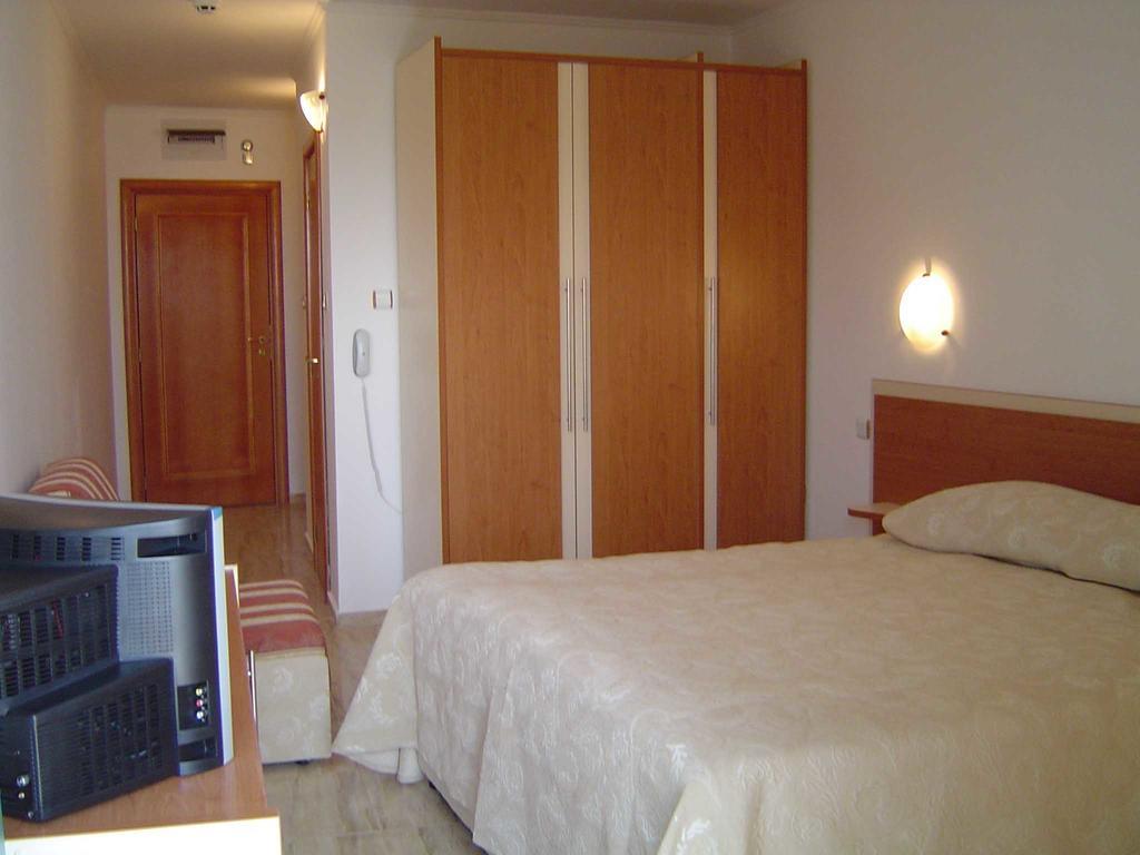 Colosseum 2 Aparthotel Sunny Beach Oda fotoğraf